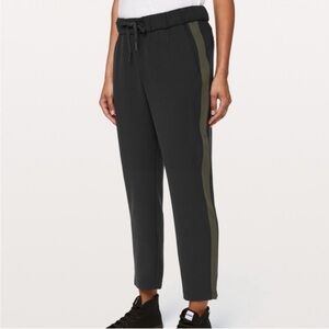 Lululemon On The Fly Pant Woven Track Stripe In Black/Olive